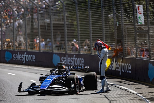 Kolaroinnit viemässä F1-kuskin saumat huippupestiin Kolaroinnit viemässä F1-kuskin saumat huippupestiin