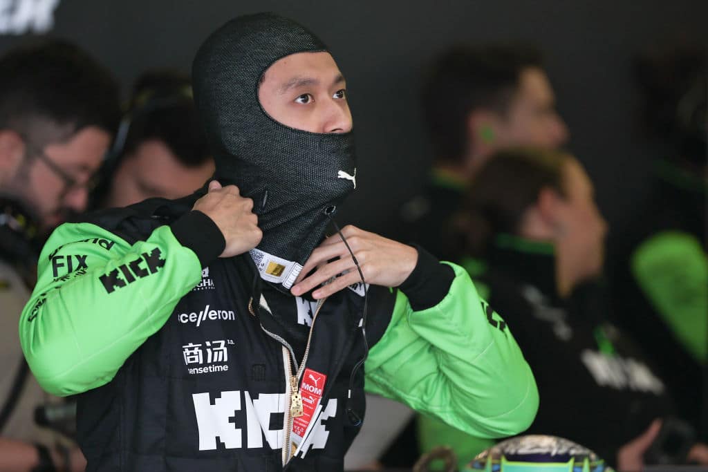 Valtteri Bottaksen tallikaveria solvattiin - F1-kuski sai jättisakot Valtteri Bottaksen tallikaveria solvattiin – F1-kuski sai jättisakot