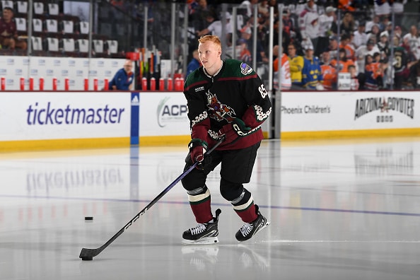 Suomalaispelaaja debytoi NHL:ssä - heti pisteille Suomalaispelaaja debytoi NHL:ssä – heti pisteille