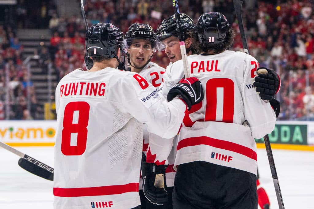 Kanadan jääkiekkojoukkue vahvisti NHL:n huipputurnauksen miehistöään Kanadan jääkiekkojoukkue vahvisti NHL:n huipputurnauksen miehistöään