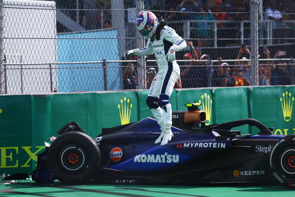 F1-kuskille povataan potkuja kesätauolla - Kimin paikka? F1-kuskille povataan potkuja kesätauolla – Kimin paikka?