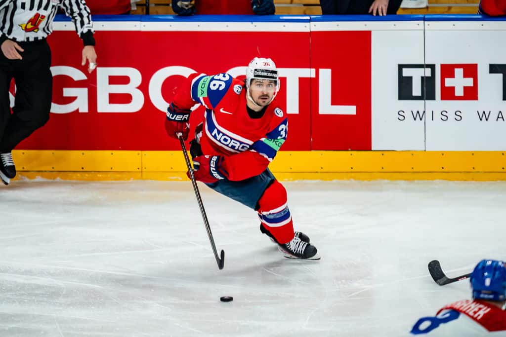 Norjan jääkiekko sakkaa – maan ainoalta NHL-pelaajalta ytimekäs vaatimus Norjan jääkiekko sakkaa – maan ainoalta NHL-pelaajalta ytimekäs vaatimus