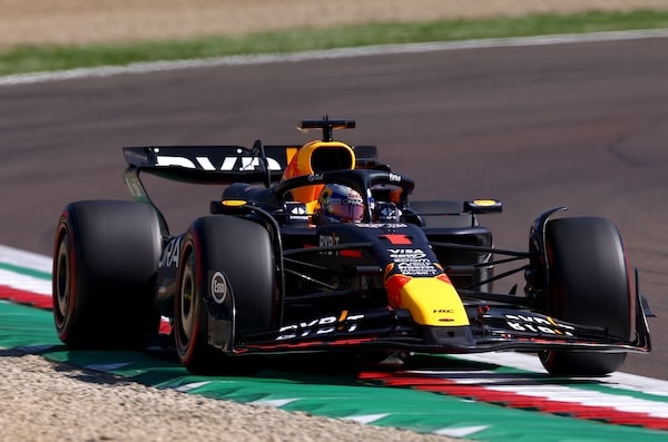 Max Verstappen sivusi Ayrton Sennan uskomatonta ennätystä - Bottakselle jälleen yksi pettymys Max Verstappen sivusi Ayrton Sennan uskomatonta ennätystä – Bottakselle jälleen yksi pettymys