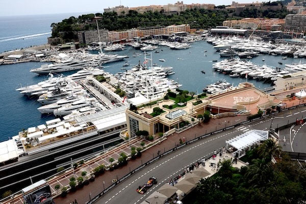 Isot kolarit lähellä Monacossa - Valtteri Bottas täysin hukassa Isot kolarit lähellä Monacossa – Valtteri Bottas täysin hukassa
