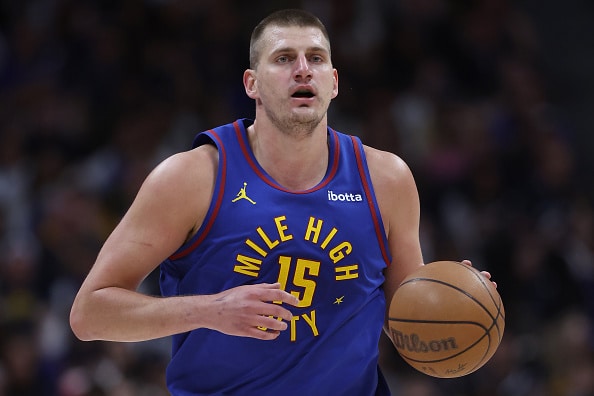 Hirvittävä romahdus - NBA:n hallitseva mestari dramaattisesti lauluun Hirvittävä romahdus – NBA:n hallitseva mestari dramaattisesti lauluun