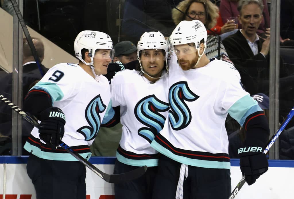 Ruotsalaispuolustajalla tilipäivä - teki ison NHL-sopimuksen Ruotsalaispuolustajalla tilipäivä – teki ison NHL-sopimuksen