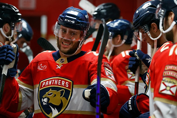 Florida Panthers jysäytti jättimäisen sopimuksen Florida Panthers jysäytti jättimäisen sopimuksen