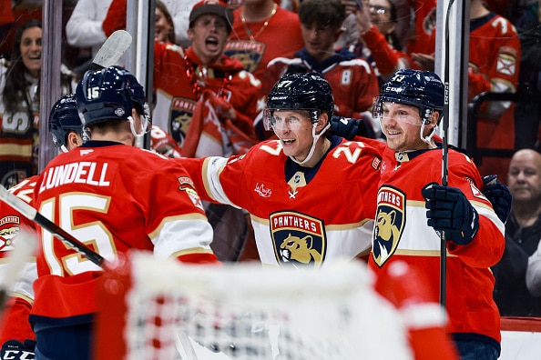 Eetu Luostarinen päätti Panthersin painajaisen - Aleksander Barkov sinetöi homman Eetu Luostarinen päätti Panthersin painajaisen – Aleksander Barkov sinetöi homman