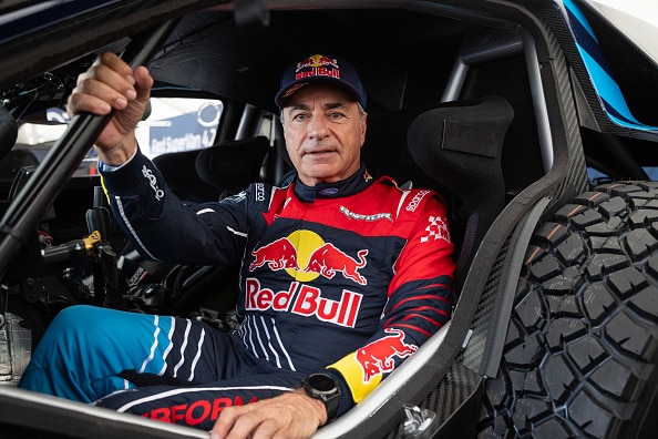 Carlos Sainz päätyi katolleen