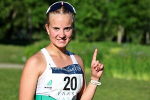 Enni Nurmelta oma ennätys puolimaratonin EM-kisassa – ”ihan lopussa alkoi vähän akkaamaan”
