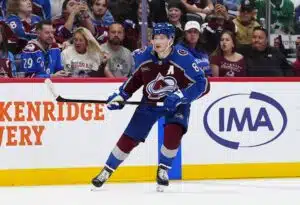 Cale Makar teki NHL-historiaa – NHL-legenda paljasti, kuinka helppo jättipäätös lopulta oli Cale Makar teki NHL-historiaa – NHL-legenda paljasti, kuinka helppo jättipäätös lopulta oli