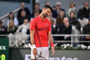 Novak Djokovic hävisi ja pudotti pommin: ”Terveydellinen tila on vaivannut minua”