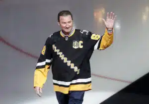 Mario Lemieux'n ja Pittsburgh Penguinsin 42 vuoden mittainen suhde päätökseen Mario Lemieux’n ja Pittsburgh Penguinsin 42 vuoden mittainen suhde päätökseen