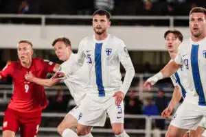 Huuhkajat-topparin siirrosta täysi floppi - jätti seuran pelaamatta sarjapeliäkään Huuhkajat-topparin siirrosta täysi floppi – jätti seuran pelaamatta sarjapeliäkään