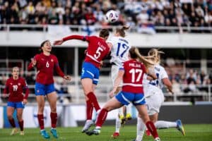 Helmareiden tähdelle siirto Englannissa