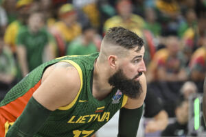 NBA-legenda Jonas Valanciunas lopettaa – 1002 ottelun ura sai päätöksen