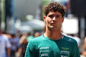 Aston Martin teki F1-kuljettajalle yllättävän lupauksen – "He haluavat minun kilpailevan" Aston Martin teki F1-kuljettajalle yllättävän lupauksen – ”He haluavat minun kilpailevan”