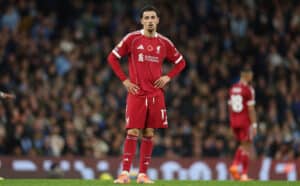 Curtis Jones raivostui Liverpool-kaverilleen – syynä kapteeninnauha