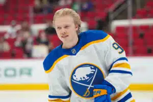 Konsta Helenius keskellä kovaa NHL-taistelua – Buffalolla erikoinen ongelma Konsta Helenius keskellä kovaa NHL-taistelua – Buffalolla erikoinen ongelma