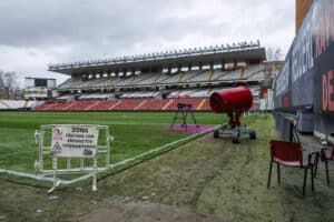 Konferenssiliigan finalistin stadion suljettiin – terveysvaara paljastui Konferenssiliigan finalistin stadion suljettiin – terveysvaara paljastui