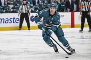 NHL-supertähti Macklin Celebrini valmis poikkeukselliseen ratkaisuun NHL-supertähti Macklin Celebrini valmis poikkeukselliseen ratkaisuun