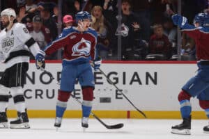 Yhdeksällä suomalaispelaajalla iso kausi edessä – näillä NHL-pelaajilla sopimus katkolla