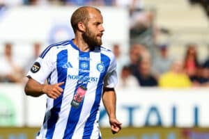 Aitaa kaatui Helsingissä - Teemu Pukki teki satumaisen tempun Aitaa kaatui Helsingissä – Teemu Pukki teki satumaisen tempun