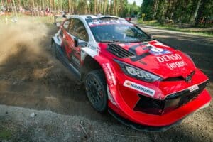 EK7: Suomen MM-rallissa hirvittävä keli – Toyota-tähdeltä raju arvio