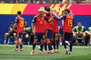 Poikkeukselliset turvatoimet Espanjan MM-finalisteille – bussiin ei päässyt helpolla