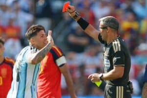 MM-finaalissa punaisen kortin saanut Enzo Fernandez avasi sanaisen arkkunsa