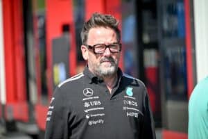 Red Bull teki kovan kaappauksen Mercedekseltä