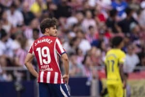 Siirtoa vaatinut Julian Alvarez sai tylyn vastaanoton kotifaneilta Siirtoa vaatinut Julian Alvarez sai tylyn vastaanoton kotifaneilta
